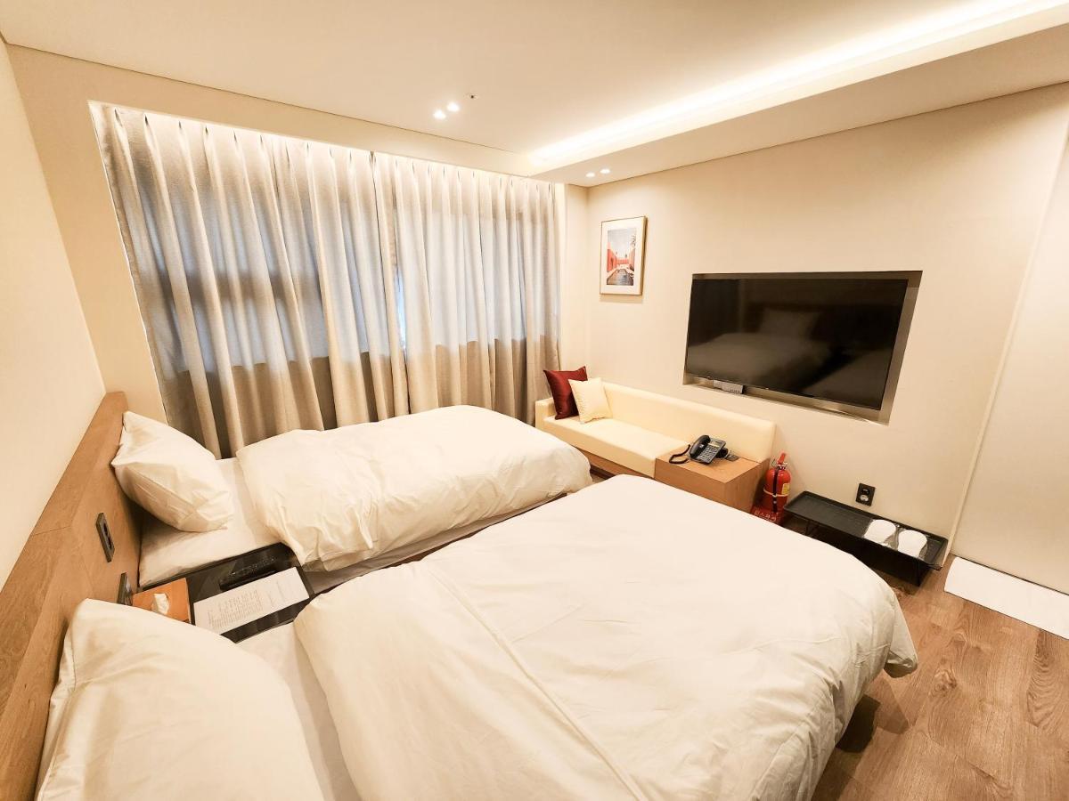 Eden Foret Hotel Chungju Ngoại thất bức ảnh