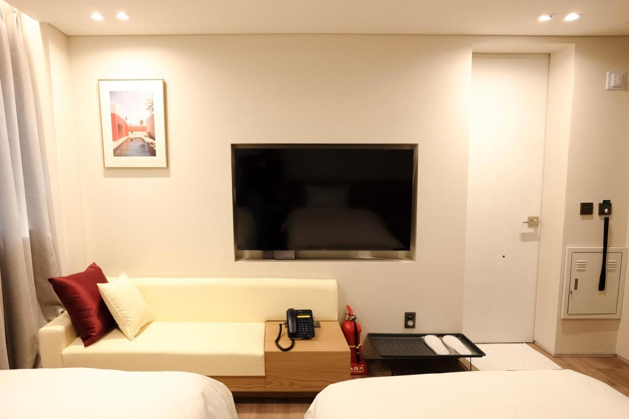 Eden Foret Hotel Chungju Ngoại thất bức ảnh